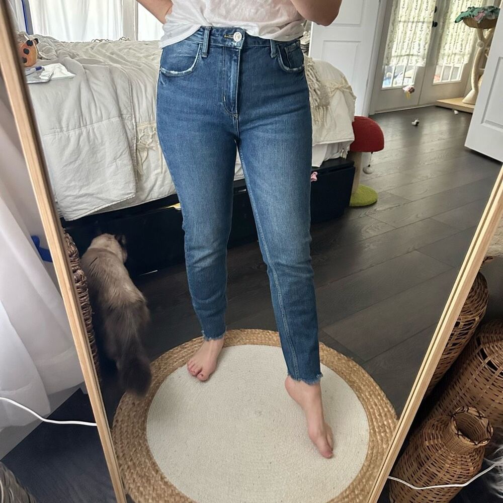 Zara Women’s Blue 6 High Waist Mom Jeans Raw Hem